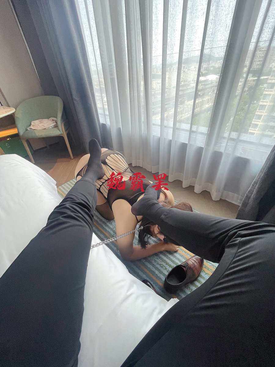 05年小妹妹SM初体验
别克制
你就是天生的母狗
ps.持续更新中

投稿：
@Fengsiyuan 
@tbzt2024
@007share https://t.co/b8kwobpaBS