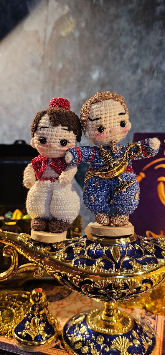 아무리  생각해두  웃긴게 
이거 찍어서  지인 보여주니
왜  지니  우리 알롱이  때리는거  같냐고 ㅋㅋㅋㅋ