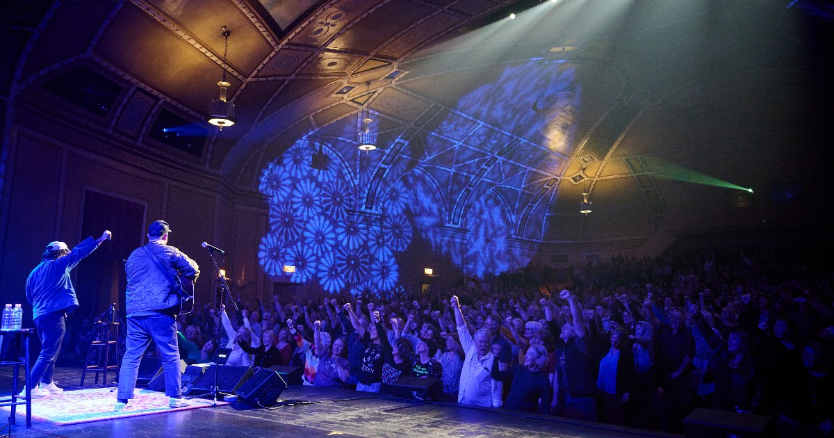 Celebrate Father's Day with a gift he'll never forget! 

Pick up tickets to a show at the Sanderson Centre — the perfect way to treat Dad. Check out our What's On calendar at sandersoncentre.ca for exciting performances he'll love!