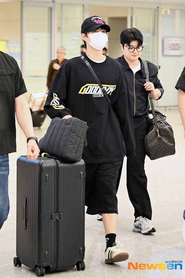 박보검 ‘머리부터 발끝까지 굿~보이!’[포토엔HD] sns.newsen.com/news_view.php?…