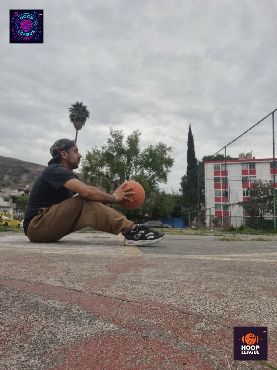 NaujMonroy's tweet image. Nace una nueva forma de vivir el básquet en México.
Hoop League MX no es solo una liga
Es calle, música, estilo y espectáculo.

Esta vez, no iniciamos solos.
@la_empres4 nos acompaña.

Esto es solo el comienzo...

📍Street Sessions

#HoopLeagueMx
#StreetSession 
#BasketCallejero