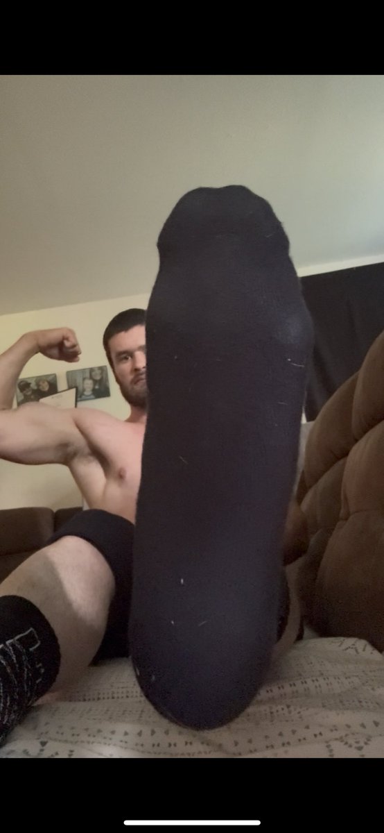 Free for drains all night 😤😈 where my subs at 

#alpha #feet #findom #atm #cashapp #payme #master