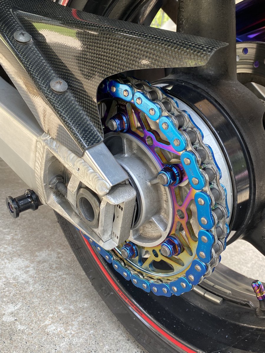 NORI_GSX1300R's tweet image. 昨日は天気に恵まれ☀️良かった🏍️
スプロケは1つ1つ色合いが違うみたいなので通販で買う場合どんな色味が来るか
到着するまで分からない☺️

#XAM
#タフライトスチール