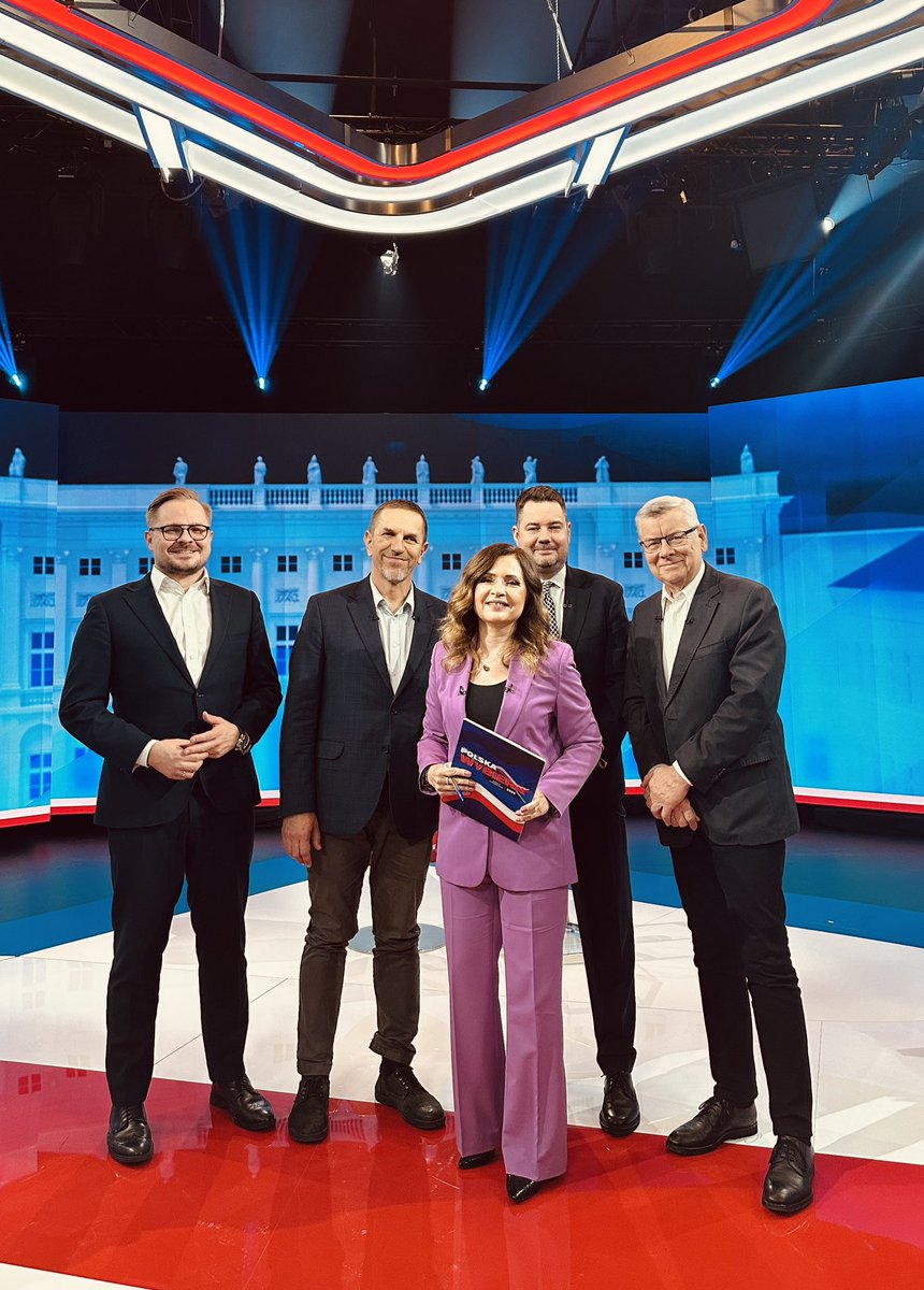 A nic dopiero rozpoczyna się… 
<a href="/AGozdyra/">Agnieszka Gozdyra</a> - chyba nie zaśniemy dzisiaj! ;)