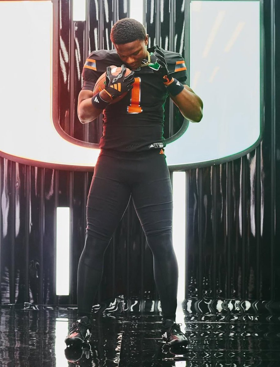 Derrek Cooper says Miami “set the bar high” after his OV 👀:

“Sitting down with Coach Merritt &amp; Cristobal was great. I was shown how I would be used in the offensive scheme. It would mean a lot to put on for the crib especially since I grew up in it.”

on3.com/db/derrek-coop…