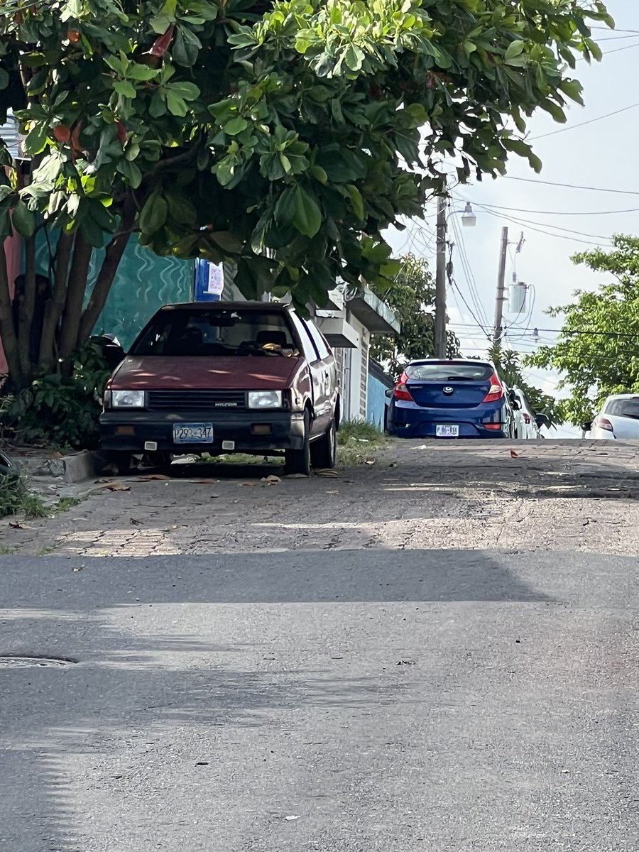 ElizabethMelarG's tweet photo. @ObraMunicipal @alcaldia_ss viene Anda a reparar tuberia y deja dañado eso ya se empieza a lavar y con las lluvias se hara peor, se necesita que repararen la calle y terminen de recarpetear Para que no se pierdan dejo la coordenadas https://t.co/mc1xTWsUEC @CuscatancingoSS https://t.co/cPXJ3xQMW0