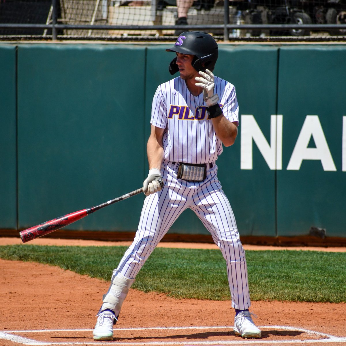 Louisville Slugger tweet media