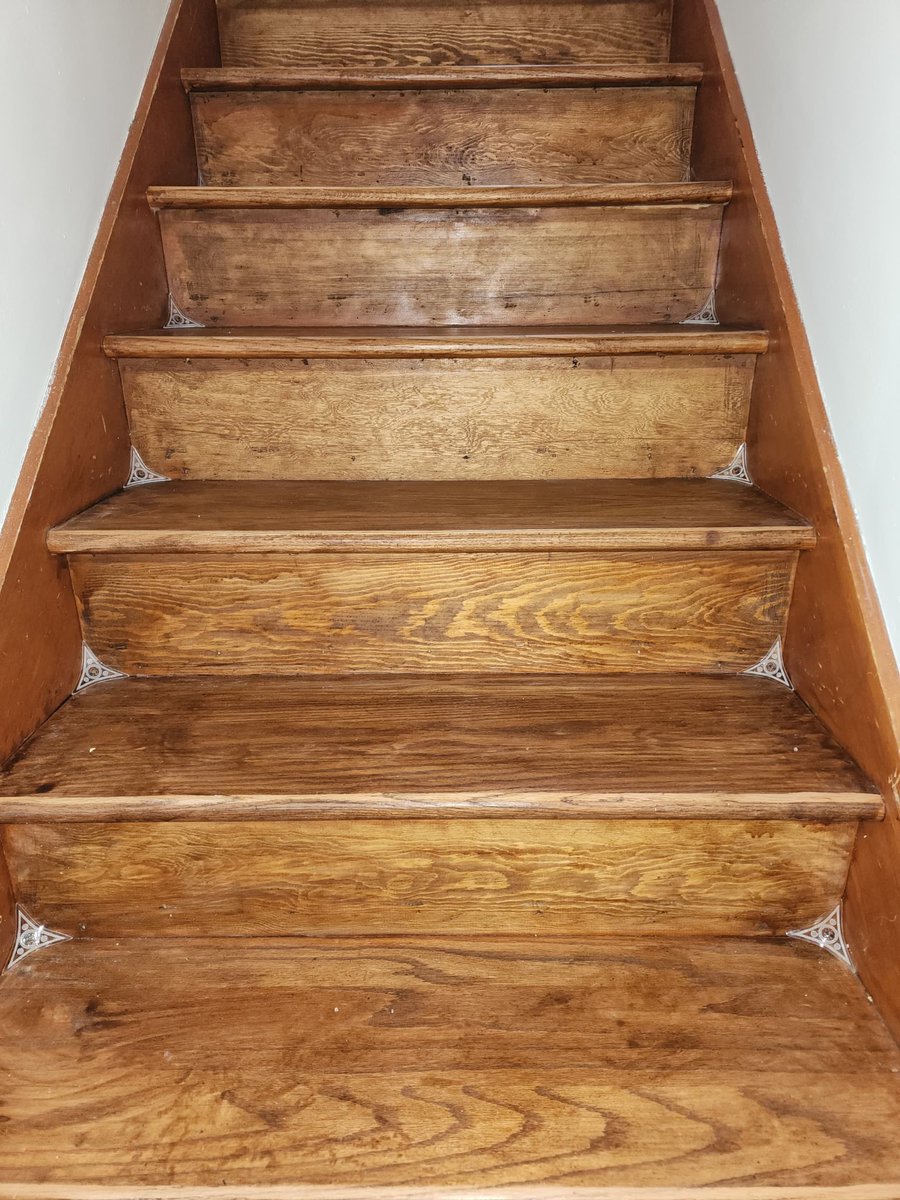 Stair dust corners were introduced at the end of the 19th century to make sweeping easier.