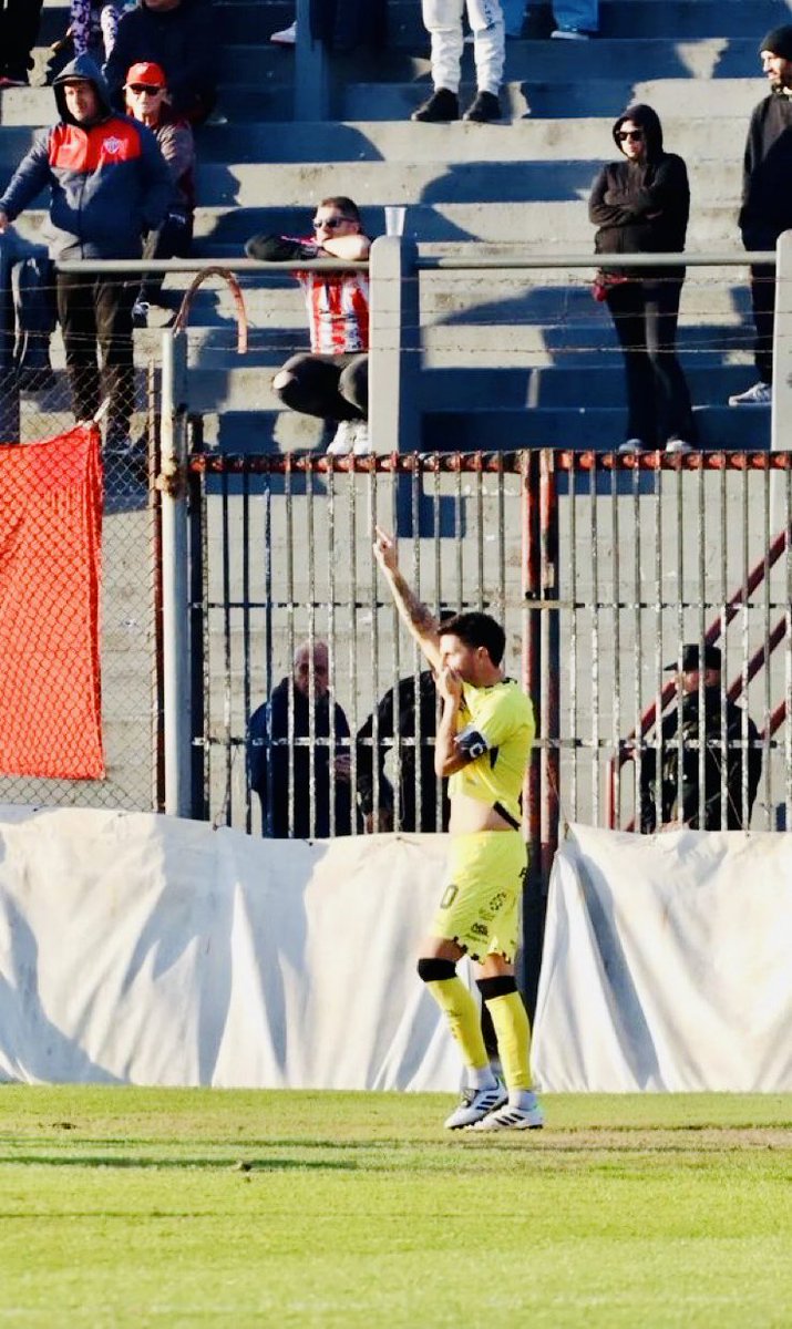 Maxi Levy (@maxilevy19) on Twitter photo Respeten los rangos Respeten los rangos