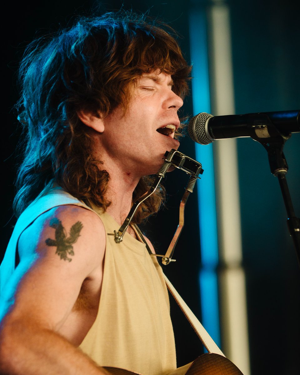 Came for the songs, stayed for Jesse Welles 

📸 Roger Ho