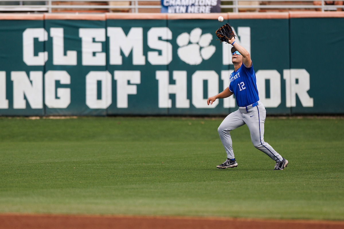 OMG, COLE HAGE!!!!!!!!!!!

He robs what would have been a game-tying grand slam and the Cats escape!

E6 | UK 11, WVU 7