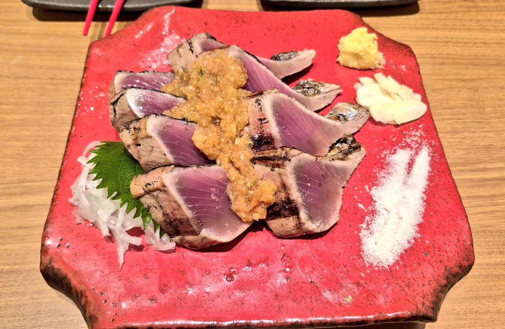 継続は力なり！
素敵なお皿がおいてある居酒屋さんに行ってきました🐟

あー、昔は生物食べられなかったな〜〜
今じゃなんの制限なく好きなものが食べられる幸せ
当たり前じゃないからね
当たり前に思えるけど
全然当たり前じゃない
いかに幸せか
生きてることに幸せ