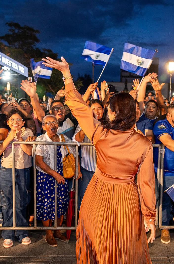 Ya estamos esperando a nuestro Presidente y líder <a href="/nayibbukele/">Nayib Bukele</a>