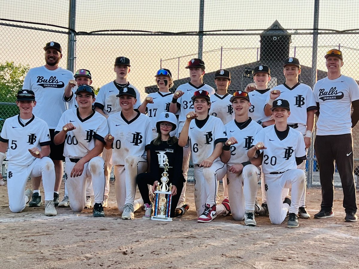 Congratulations to 2030 White for bringing home the 🏆 at the Harold Butt Memorial Tournament in Hilliard, OH.  Banged out 16 hits in the championship game.