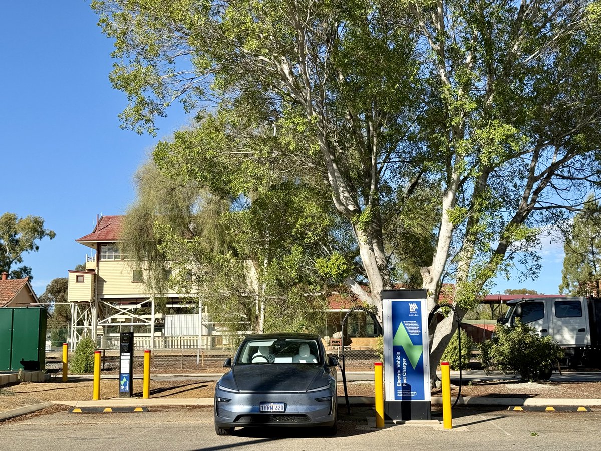 harald_murphy's tweet photo. #AUSYtour #AUSYHotLap
@Tesla @TeslaAUNZ #NewModelY
Day 9
Arrived #Merredin #WesternAustralia after traveling 111km from #SouthernCross. Efficiency 165Wh/km. Charging at the @SynergyEnergy #WAEVNetwork 150kW @KempowerOyj #FastDC charger.
(Next stop home 🎉) https://t.co/RmNYhEWwzf