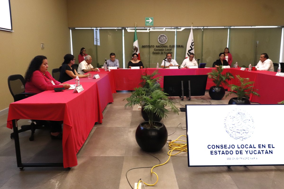 INEYucatan's tweet photo. El #ConsejoLocal del #INEYucatán se declaró en sesión permanente para realizar el seguimiento de las sesiones de cómputo en los Consejos Distritales de la entidad, el marco del Proceso Electoral Extraordinario para la elección de diversos cargos del #PJD 2024-2025 https://t.co/VA0km7UCyL