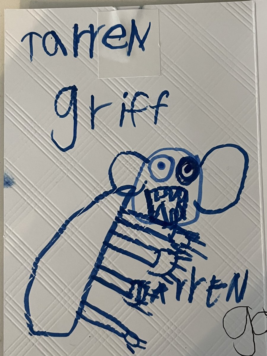 DrakeFanTarren's tweet image. Whatcha think @DrakeUGriff ? I did my best here….You making an appearance at @DrakeBulldogsMB basketball camp this week? I sure hope so! 🐶