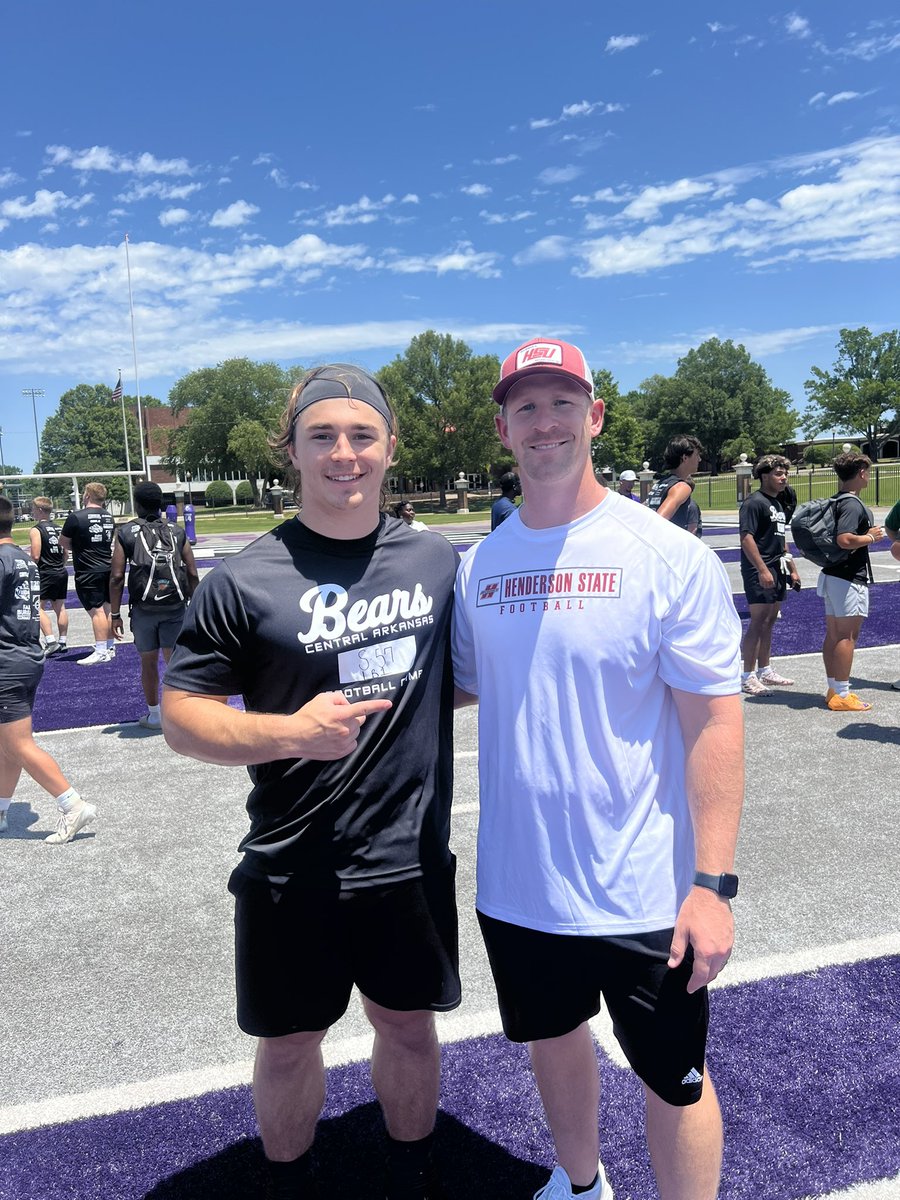 EthanDunn34's tweet image. Happy to have got an opportunity to meet @Coach_Hols at the UCA All Arkansas camp in Conway! Great to finally meet him in person! @coltonedwardsFB @Coach_JParker54 @PrepRedzoneAR @tctabler