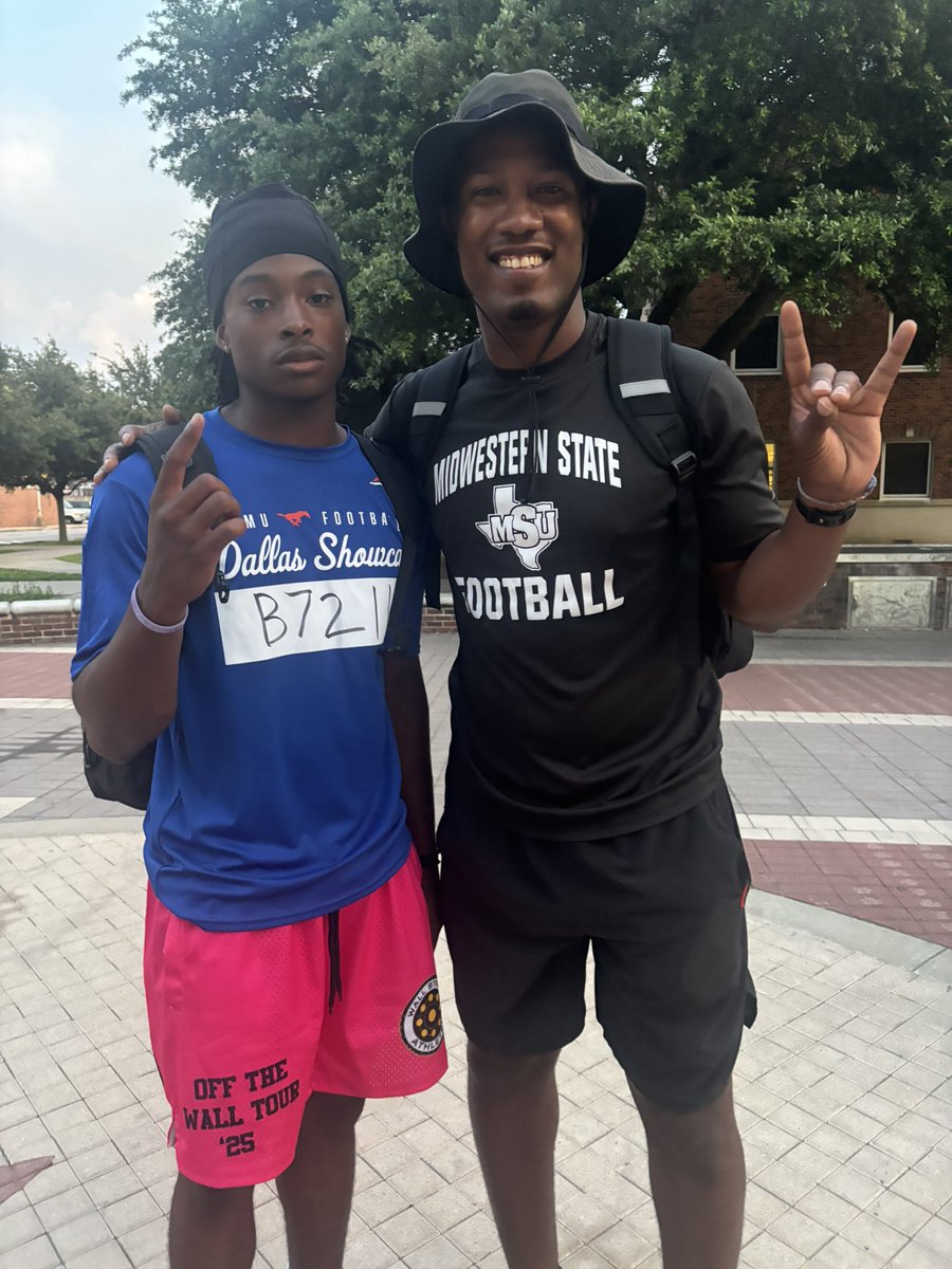 Warren Simmonsโญ๏ธ (@simmons_wa61027) on Twitter photo Big thanks to coach <a href="/CoachDomoYoung/">Domo Young</a> at Midwestern State for talking to me today at <a href="/SMUFB/">SMU Football</a> football camp today Canโt wait to keep in touch!!! Big thanks to coach <a href="/CoachDomoYoung/">Domo Young</a> at Midwestern State for talking to me today at <a href="/SMUFB/">SMU Football</a> football camp today Canโt wait to keep in touch!!!