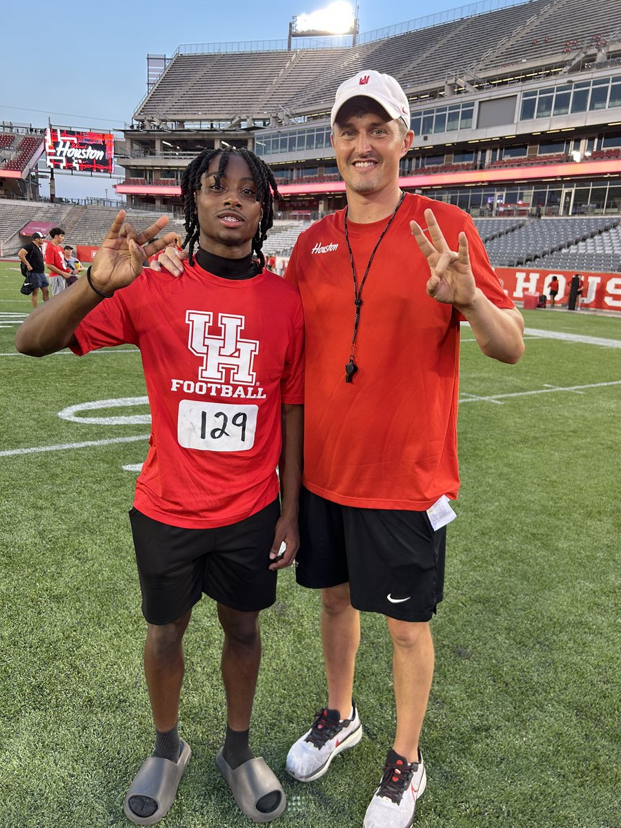 torreypaul2nd's tweet image. I had a wonderful camp @UHCougarFB. Thanks for showing love. I can’t wait to be back on campus. @coachcodutti @Bell_Brian_ @Jake_Pittman11 @UHCougarFB @KleinFootball25 #mothersh1p #GoCoogs
