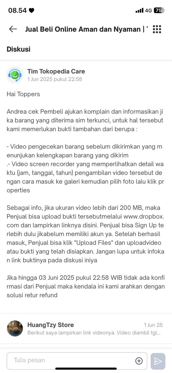 Dynnelline's tweet photo. Tolong bgt dong admin tokopedia an " Andrea " kok bukannya bisa bersikap benar malah menyudutkan orang yang sebenarnya sbg korban. Jelas2 pembeli salah, tapi malah diperbolehkan meretur barang. Itu merugikan saya sebagai penjual. #Tokopedia #Admintokopedia #Tokopediaindonesia https://t.co/QlN6PDIDgp