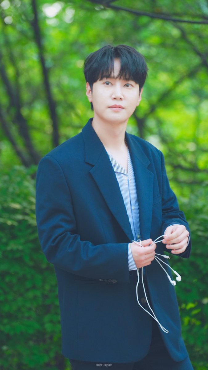 250601 오페라 하우스 #최성훈 #라포엠 #LAPOEM

선배였다 ,,,🍃