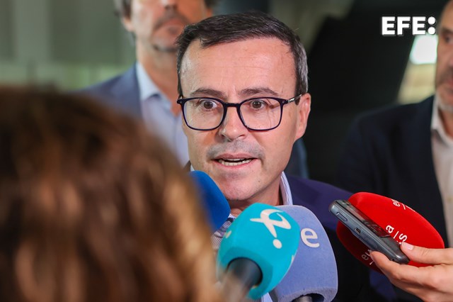 EFE Extremadura (@efeextremadura) on Twitter photo El secretario general de <a href="/psoeex/">PSOE de Extremadura /❤️</a> <a href="/magallardomir/">M. Ángel Gallardo Miranda/❤️</a> , considera "curioso" que la jueza de la causa a David Sánchez, en la que él figura como investigado, haya "comprado" el argumentario de PP y Vox, y haya considerado que el proceso para su aforamiento es "un fraude de ley" El secretario general de <a href="/psoeex/">PSOE de Extremadura /❤️</a> <a href="/magallardomir/">M. Ángel Gallardo Miranda/❤️</a> , considera "curioso" que la jueza de la causa a David Sánchez, en la que él figura como investigado, haya "comprado" el argumentario de PP y Vox, y haya considerado que el proceso para su aforamiento es "un fraude de ley"