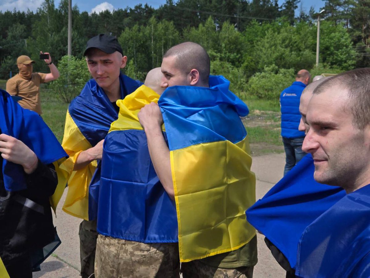 ❗️⚡️Ukrainian Defenders return from Russian captivity!