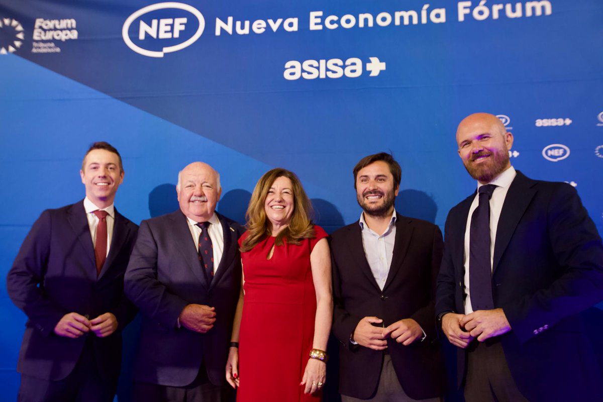 AJE ANDALUCIA (@aje_andalucia) on Twitter photo Nuestro Presidente Félix Almagro asiste al Desayuno Informativo del Fórum Europa Tribuna Andalucía, organizado por <a href="/NewEconomyForum/">New Economy Forum</a> con el patrocinio de <a href="/vodafone_es/">Vodafone España</a> y <a href="/AsisaSalud/">ASISA</a> | <a href="/EducaAnd/">Consejería Desarrollo Educativo y FP</a> <a href="/MC_CastilloMena/">Mª Carmen Castillo Mena</a> <a href="/ParlamentoAnd/">Parlamento Andalucía</a> <a href="/jesusraguirre/">Jesús Aguirre</a> <a href="/FlorentSantos/">....</a> <a href="/AJESevilla/">AJE Sevilla - Jóvenes Empresarios de Sevilla</a> Nuestro Presidente Félix Almagro asiste al Desayuno Informativo del Fórum Europa Tribuna Andalucía, organizado por <a href="/NewEconomyForum/">New Economy Forum</a> con el patrocinio de <a href="/vodafone_es/">Vodafone España</a> y <a href="/AsisaSalud/">ASISA</a> | <a href="/EducaAnd/">Consejería Desarrollo Educativo y FP</a> <a href="/MC_CastilloMena/">Mª Carmen Castillo Mena</a> <a href="/ParlamentoAnd/">Parlamento Andalucía</a> <a href="/jesusraguirre/">Jesús Aguirre</a> <a href="/FlorentSantos/">....</a> <a href="/AJESevilla/">AJE Sevilla - Jóvenes Empresarios de Sevilla</a>