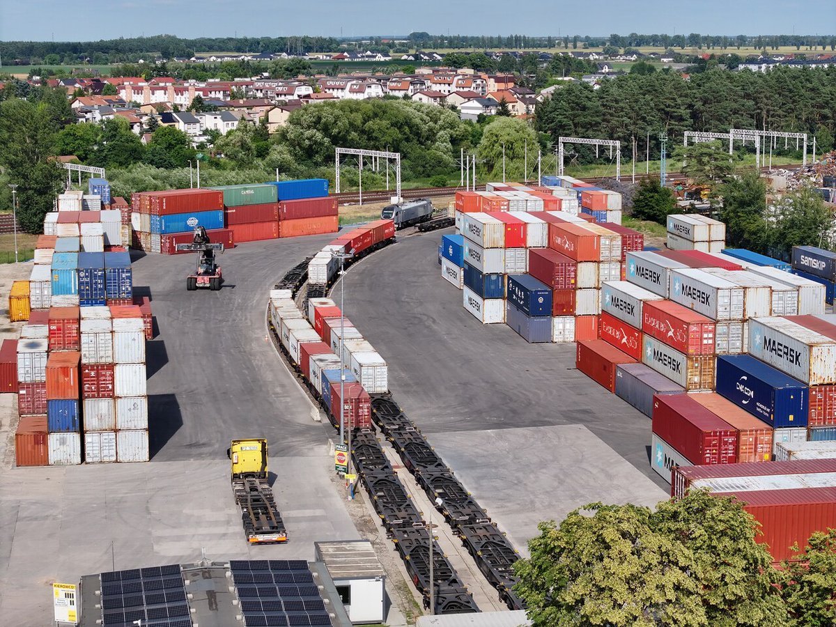 Ost Sped Intermodal zamawia #reachstacker dla terminalu w #Szamotuły
intermodalnews.pl/2025/06/09/ost…