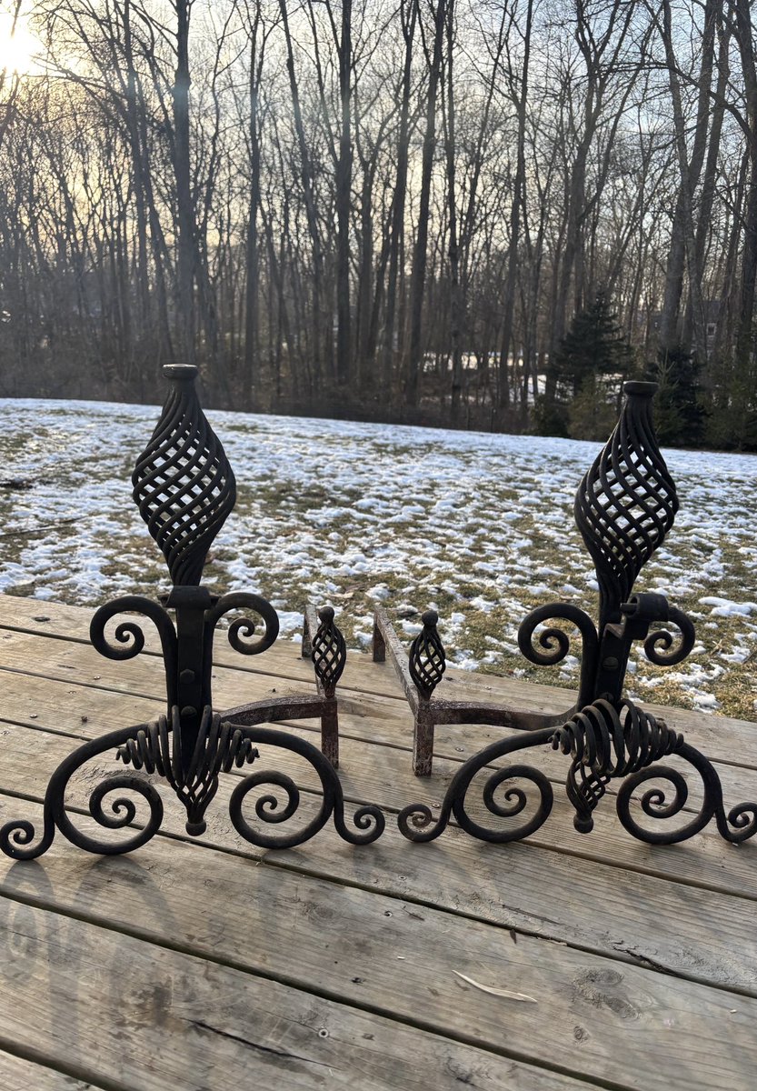 GlobalGstore's tweet photo. Hi 👋 Hi 👋 🆒 off your Summer with this Sleek Pair of Vintage Andirons Hand Hammered Wrought Iron Spiral Finials 💎 
https://t.co/cs2hNfNnJS
#andirons #antiques #like4like #follow4follow #ctbusiness https://t.co/EgGOaV9cdV