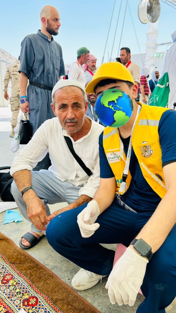 حاتم الراشد (@hatim_alrashed) on Twitter photo كيف تتطوع بالحج؟ 🕋
وش الجهات الي تتطوع معهم؟ 🚑
الفروقات الأساسية بينهم؟ 🏠
تفاصيل السكن والإعاشة والسفر؟ ✈️
بعد ما تطوعت بأشهر ٣ جهات تطوعية بالحج
رح أكتب لكم الخلاصة ومقارنة بينهم.
⸻
١- البرنامج التطوعي الصحي بالحج
<a href="/HajjHealth/">البرنامج الصحي التطوعي بالحج</a>
- المدة: ٩ أيام تقريبًا
- مكان النزول: كيف تتطوع بالحج؟ 🕋
وش الجهات الي تتطوع معهم؟ 🚑
الفروقات الأساسية بينهم؟ 🏠
تفاصيل السكن والإعاشة والسفر؟ ✈️
بعد ما تطوعت بأشهر ٣ جهات تطوعية بالحج
رح أكتب لكم الخلاصة ومقارنة بينهم.
⸻
١- البرنامج التطوعي الصحي بالحج
<a href="/HajjHealth/">البرنامج الصحي التطوعي بالحج</a>
- المدة: ٩ أيام تقريبًا
- مكان النزول: