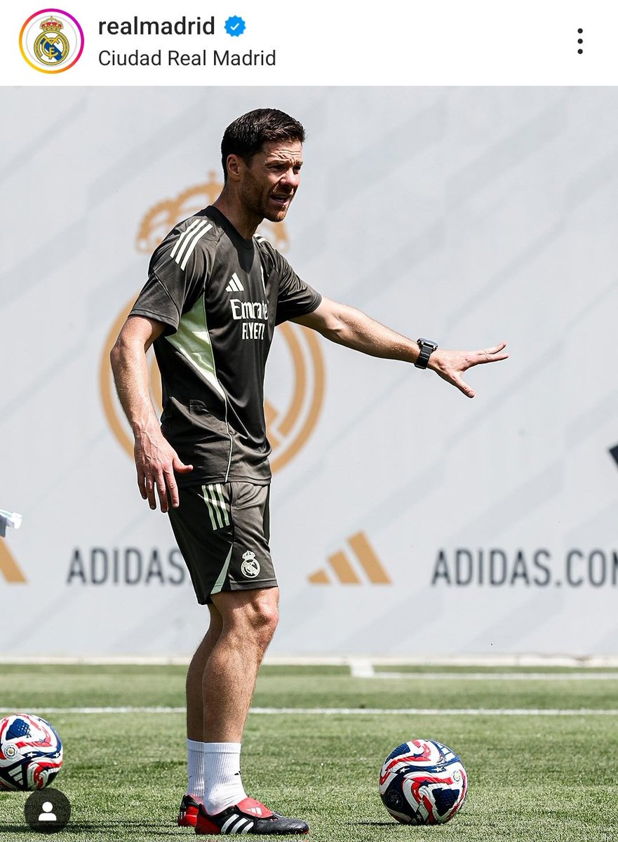 Xabi Alonso's first session with Real Madrid and he whips out the greatest pair of Adidas Predators ever made 👌👌

#XabiAlonso 
#RealMadrid 
#Adidas