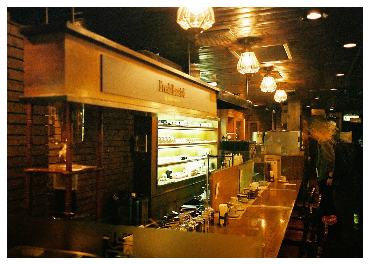AkizukiFactory's tweet photo. とある素敵な喫茶店にて
#film
#contaxt3 https://t.co/w8I5fQY5U9