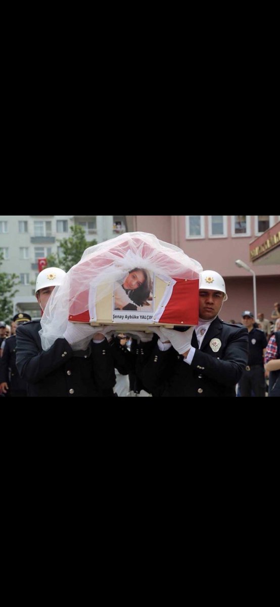 Şehit unutulunca ölürmüş:
Vatan seni gelin etmiş,
Şen ol Aybüke.
Bir şehit verilecekmiş,
Sen ol Aybüke .
 #AybükeYalçın