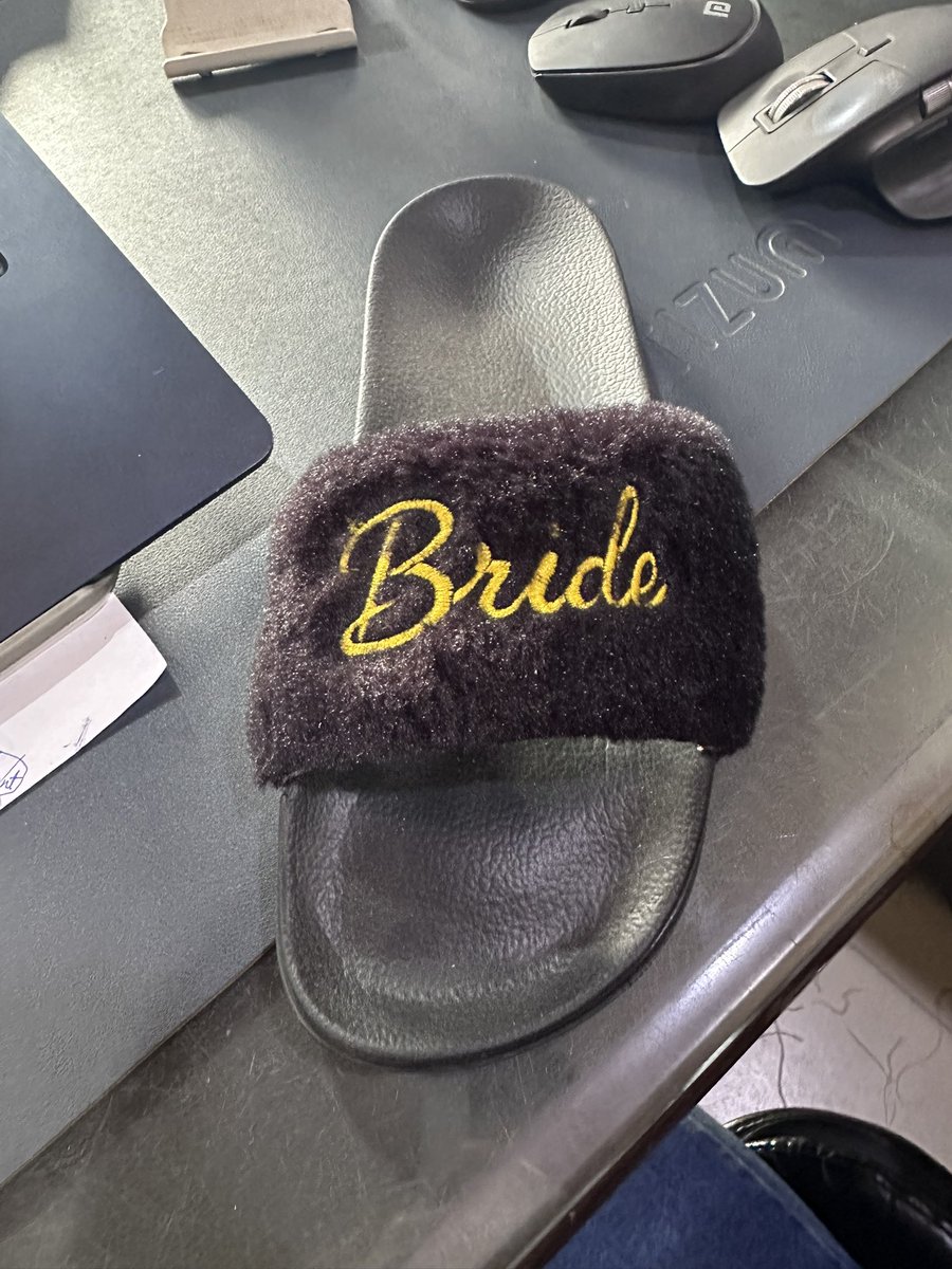Custom order for a US client: bridal slides.

Soft, minimal, personal.