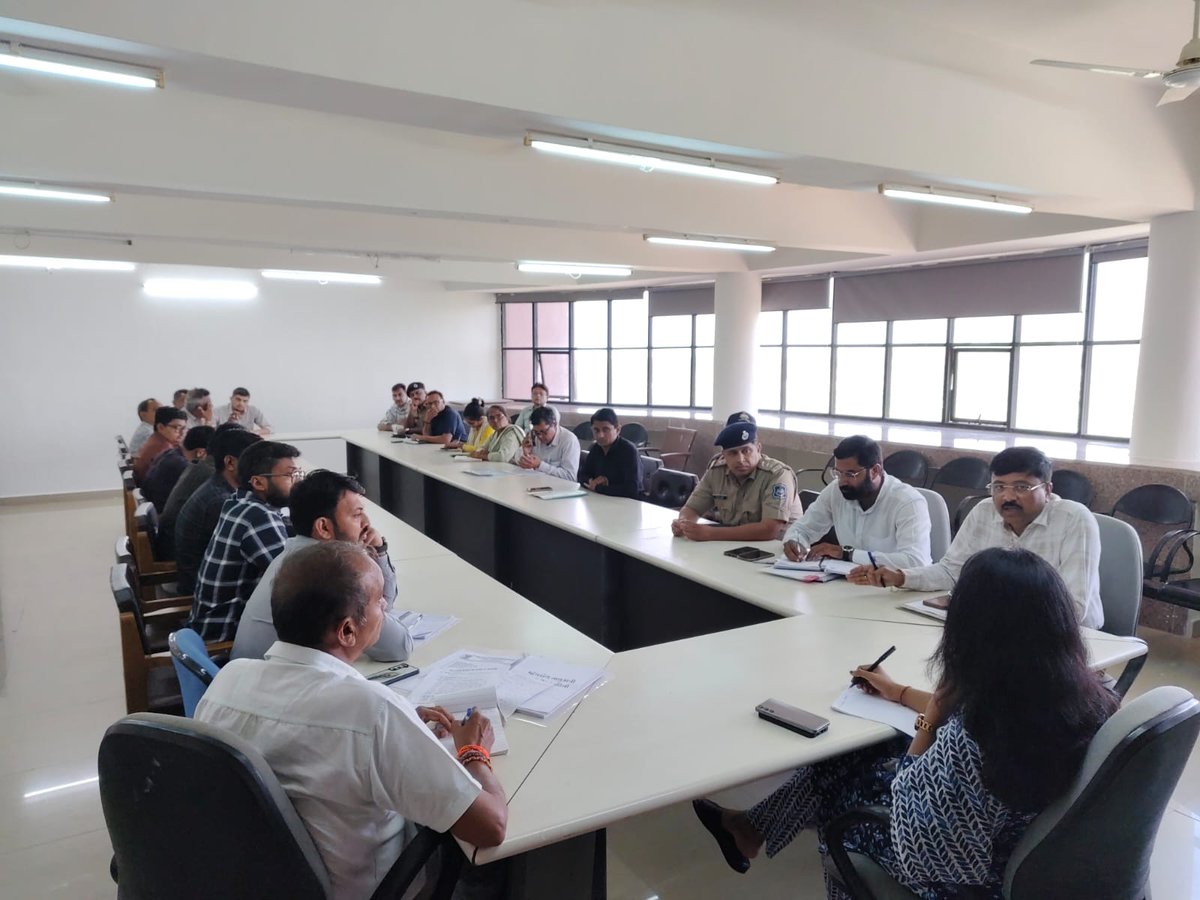 આજરોજ કેશોદ તથા માંગરોળ તાલુકાના તમામ લાઇન ડિપાર્ટમેન્ટ સાથે પ્રી મોન્સૂન સમીક્ષા બેઠક યોજી જરૂરી સૂચના આપવામાં આવી