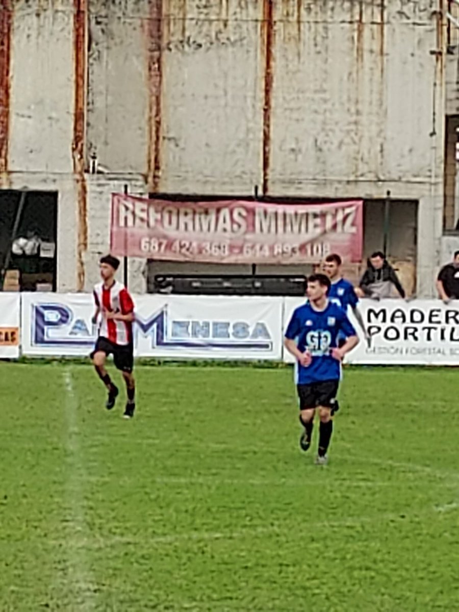 DEBUT DE RAYAN BELHASSOUB CON EL PRIMER EQUIPO DEL ARANGUREN!🔝

Este sábado, en la final que tenía nuestro primer equipo frente al Artibai, volvimos a ver el debut con el primer equipo de otro cadete.

ZORIONAK RAYAN!!👏