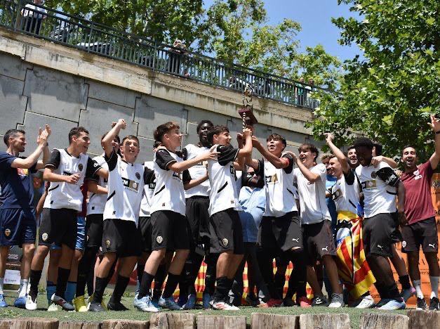 🏆 El #VCFInfantil 🅰️, CAMPEÓN del Trofeo Francisco de Goya en Zaragoza 

¡𝗘𝗻𝗵𝗼𝗿𝗮𝗯𝘂𝗲𝗻𝗮ⵑ