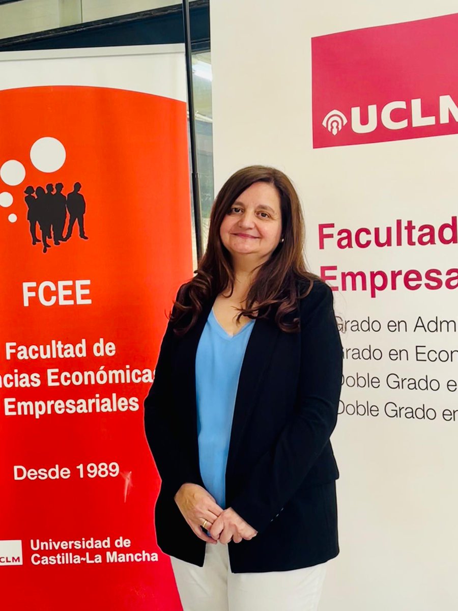🎓 ¡Tenemos nueva decana en la Facultad! La profesora Ángela Triguero asume el cargo con ilusión, compromiso y un equipo renovado 💪 para seguir fortaleciendo nuestra comunidad académica.
¡Mucho éxito en esta nueva etapa! 👏
#UCLM #ilusión #NuevaDecana #nuevosretos