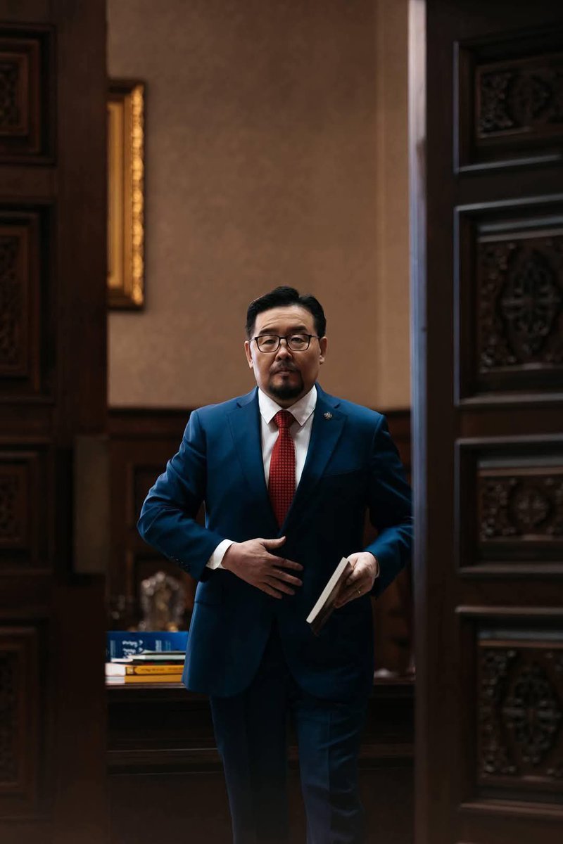 Тойрог дээр очоод 50К хүний санал авч чадаагүй легитим чанаргүй 9-тэй болжоогоом биздээ. Бас болоогүй жэнкод лав бүлтэгдүүлсэн нөхөр