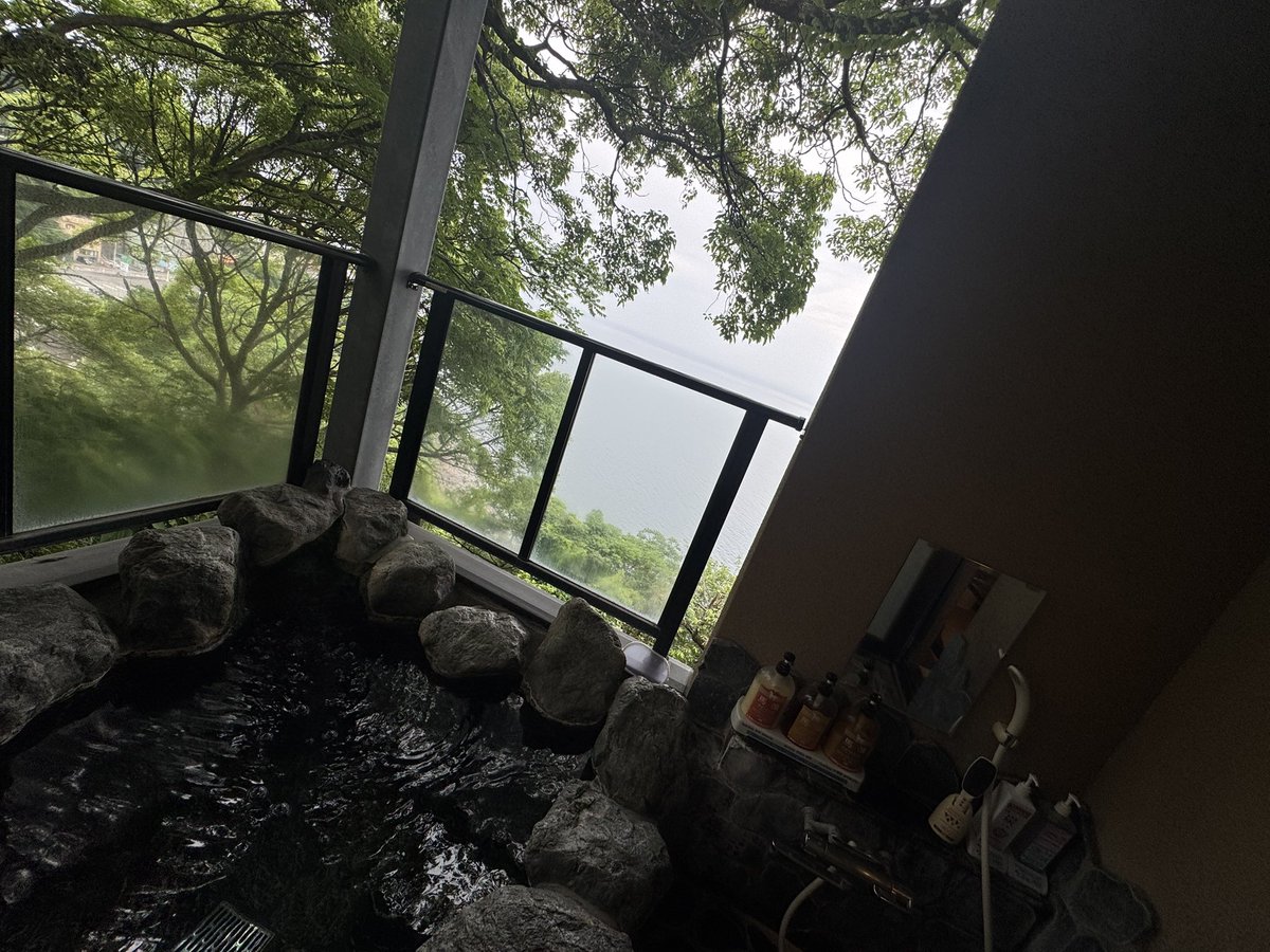 初熱海‼️
客室露天風呂も付いてて、
オーシャンビューで最高だった。