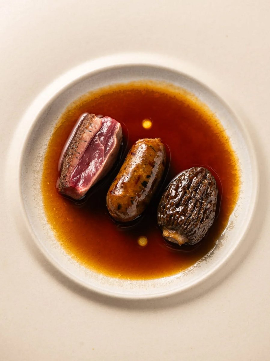 CEBO Madrid (@ceborestaurant) on Twitter photo Canetón semisalvaje – Colmenilla del Pirineo.
Canetón semisalvaje producido en una granja en el sur de Francia, en el que cruzan dos variedades: Khaki Campbell y Collverd. Lo maduramos durante cinco días y empleamos todas sus partes.
cebomadrid.com <a href="/Derby_Hotels/">Derby Hotels Collection</a> Canetón semisalvaje – Colmenilla del Pirineo.
Canetón semisalvaje producido en una granja en el sur de Francia, en el que cruzan dos variedades: Khaki Campbell y Collverd. Lo maduramos durante cinco días y empleamos todas sus partes.
cebomadrid.com <a href="/Derby_Hotels/">Derby Hotels Collection</a>
