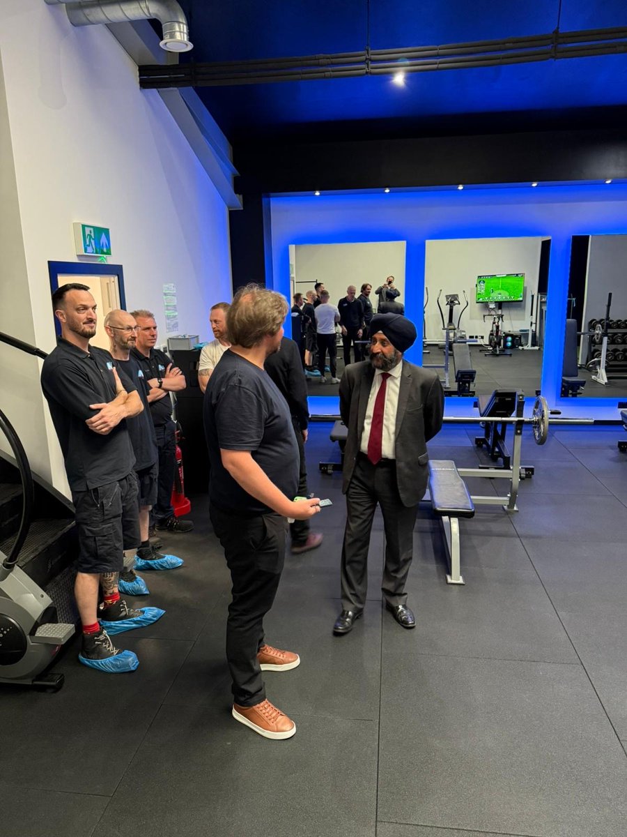 AandMEDM's tweet photo. Gurinder Josan, MP for Smethwick officially opened our new staff gym &amp; golf sim, supporting #wellbeing &amp; our Thrive at Work programme.
@gsjosan @sandwellcouncil @SandwellBG @WestMids_CA #investment #thriveatwork #ukmfg https://t.co/vpEV4WaC0v