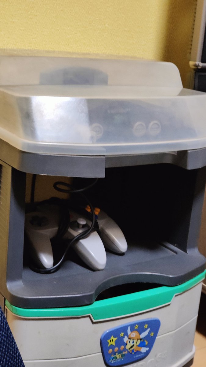 巷はSwitch２で賑わっていますが
我が家にゲーム機が設置されました!