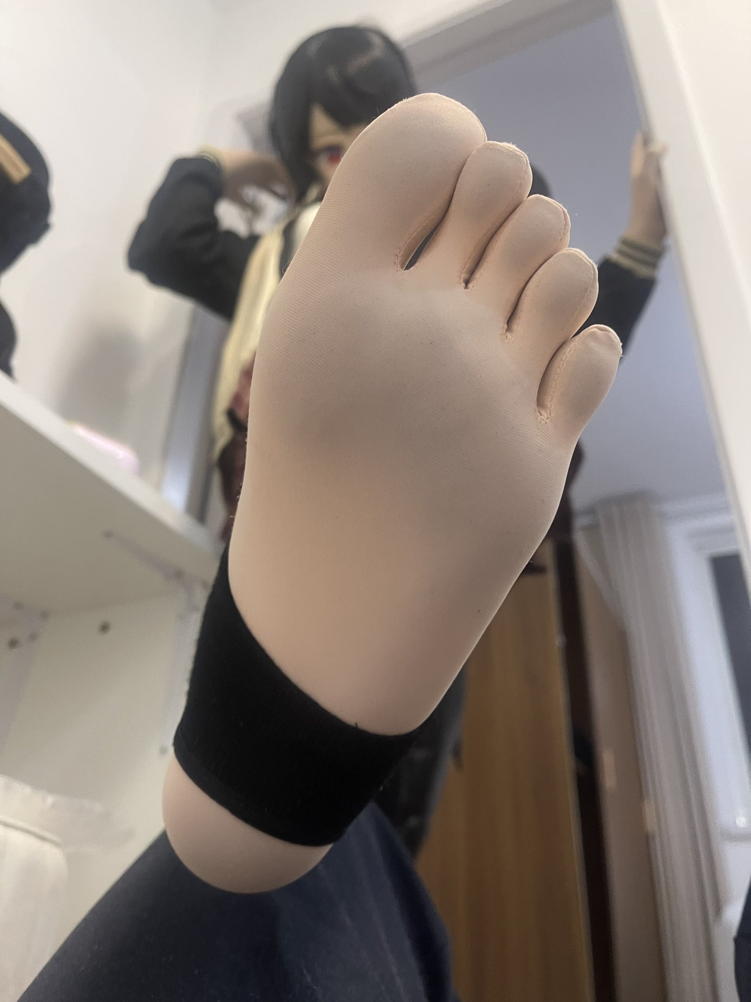 着ぐるみさん足裏みせて - Search / X