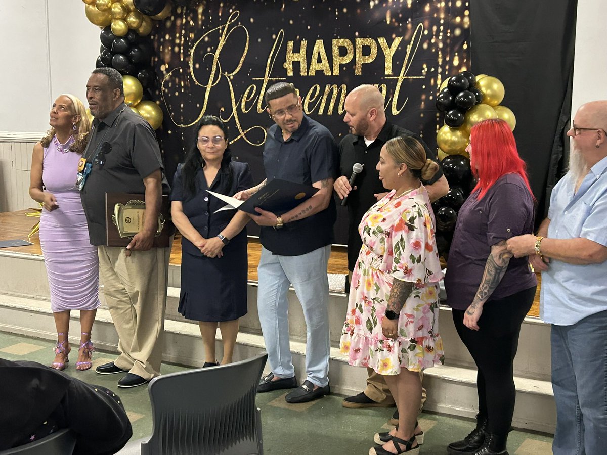 PPD26Dist's tweet image. It was our privilege to honor Ms. Carmen Sousa and Mr. William Summers for their lifetime of dedication to the people of this city. Enjoy your retirement. You will be missed very much. @PPD26Dist @SenTartaglione @PhillyPolice