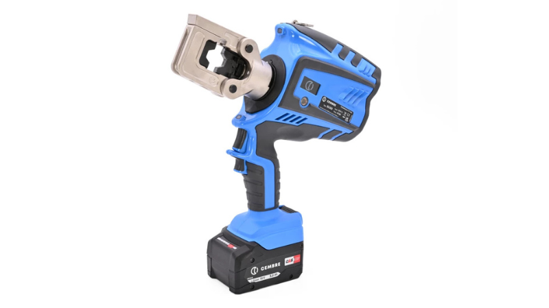 informelsa's tweet photo. 🗞️ #Noticias

#Cembre ha lanzado su nueva crimpadora BA500. Esta herramienta inteligente introduce una innovación: la modulación automática de la fuerza de compresión, lo que se traduce en mayor precisión, menor desgaste y mayor ahorro energético.

➡️https://t.co/o9WERA8g1P https://t.co/ye0eg2HvCR