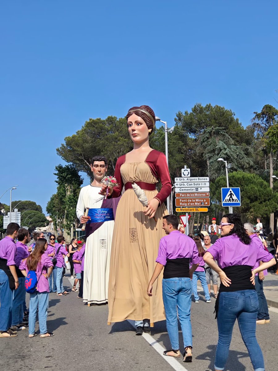 GegantsIluro's tweet photo. 𝐂𝐢𝐮𝐭𝐚𝐭 𝐆𝐞𝐠𝐚𝐧𝐭𝐞𝐫𝐚
Aquest cap de setmana, hem visitat la Vila de Caldes de Malavella per celebrar la XXXVI Ciutat Gegantera de Catalunya!🎉

Felicitats i a gaudir-ho companys🙌🏼

Ens veiem el dia 12 de Juliol on celebrarem l'arribada dels renovats Iluro i Alarona!📜🧵 https://t.co/NzaUDZ89DH