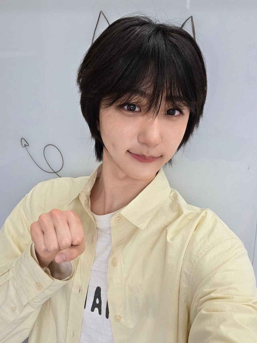 IDID_starship's tweet photo. [🌠] #박원빈_DID
안녕하세요 idid원빈입니다^•ﻌ•^
여러분 잘 지내셨나요? 저는 여러분 못 본 지 너무너무 오래돼서 잘 못 지내고 있답니다?😢
그래도 다시 만나는 그날까지 많은 것들을 준비 중이니깐 기대해 주세요!!

소소한 tmi가 있다면 요리 취미가 생겼어요!
멤버들한테 요리해주면 저도 뿌듯하고 멤버들도 너무너무 좋아해 줘서 요즘 요리에 푹~빠졌답니다🥩🥪🍝
나중에 기회가 된다면 여러분들께도 꼭 요리해드리고 싶어요!🍀

그리고 여러분들께서 주신 편지를 읽다 보면 항상 그런 생각들이 들어요
‘내가 이렇게 많은 분들께 사랑받아도 될까?’
정말 저희를 위해 멀리서 오신 분들, 어렵게 보러 와주신 모든 분들께 정말 감사했습니다
그뿐만 아니라 저를 항상 응원해 주시고 곁에서 지켜봐 주시는 우리 idid 팬 분들께 좋은 모습만 보여드릴 수 있도록 우리 7명 다같이 열심히 하겠습니다!!😊
오늘도 좋은 하루 보내세요 항상 고마워요🥰
사랑빔 발사 ʕっ•ᴥ•ʔっ❤️❤️❤️❤️❤️❤️

#IDID #아이딧 #PARKWONBIN #박원빈